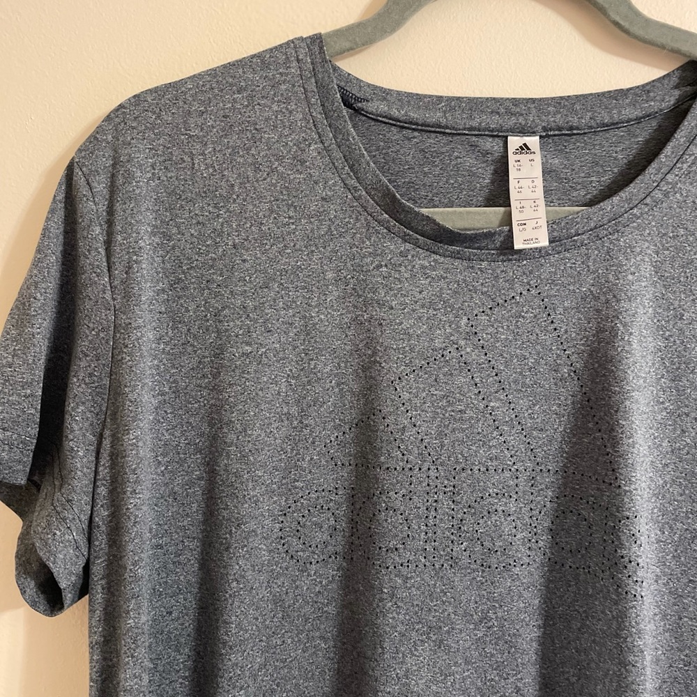 ADIDAS T-SHIRT